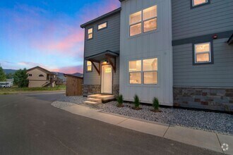 Building Photo - Charming 3BR Townhome in Fraser