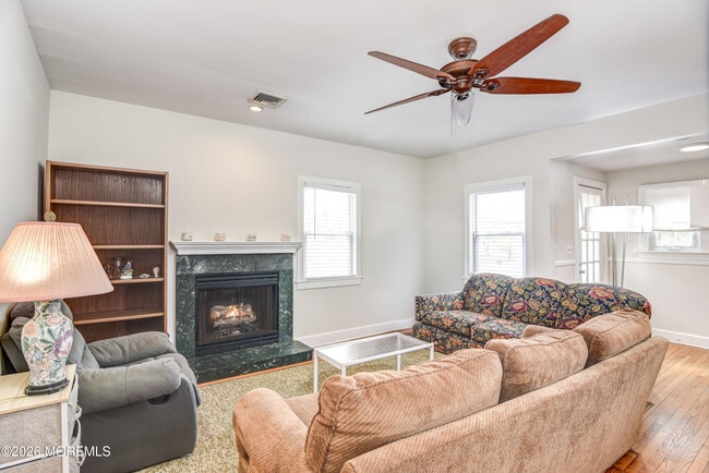 Building Photo - 47 Valentine St