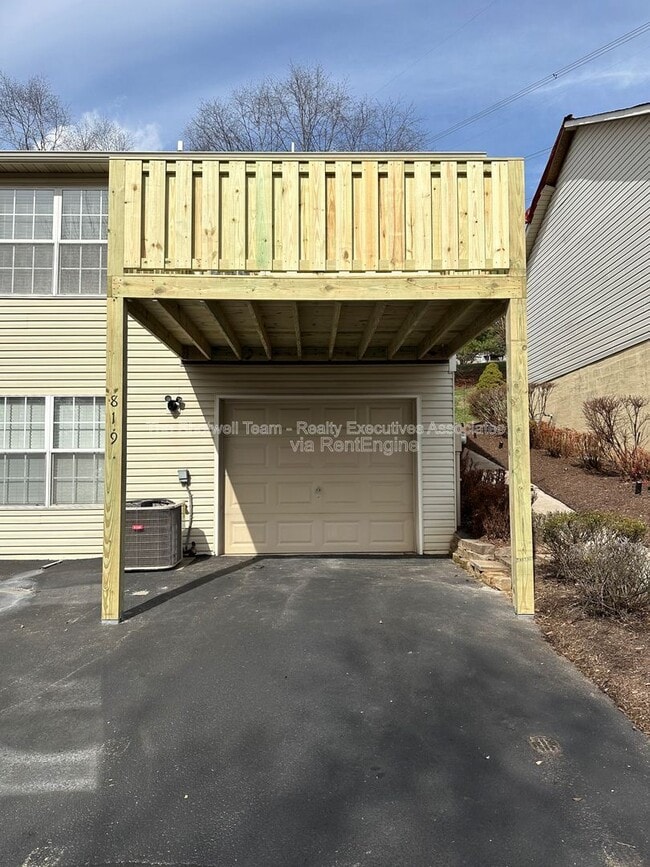 Building Photo - 819 Calypso Way