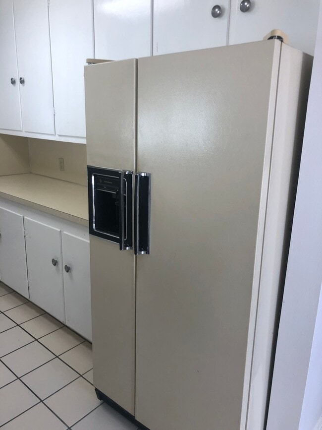 Building Photo - CLOSE TO ACU!  3 BED, 1 BATH!