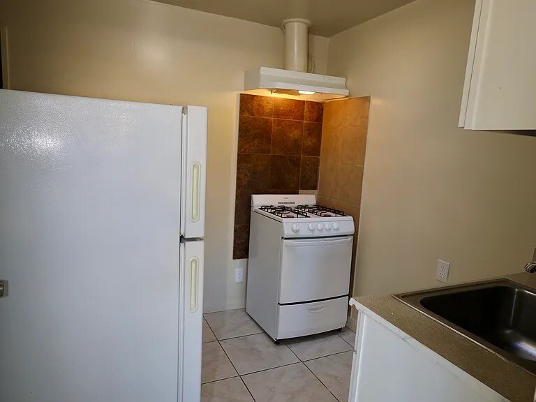 Building Photo - 7913 Jamieson Ave