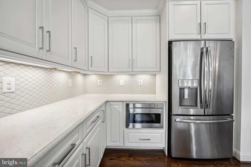 Building Photo - 10669 Yorktown Ct