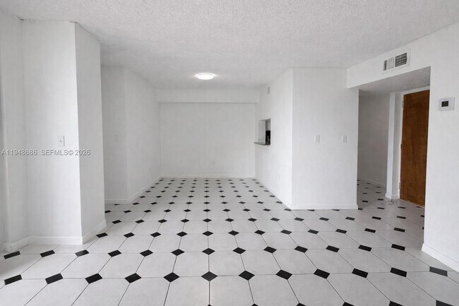 Building Photo - 11800 SW 18th St