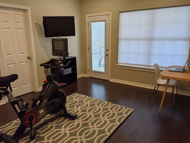 Building Photo - 105 Flathead Lake Dr