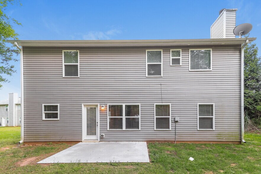 Building Photo - 15 Fieldcrest Dr