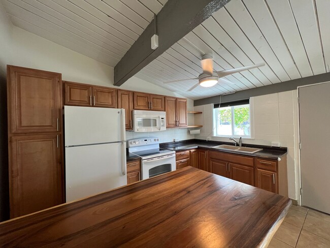 Building Photo - For Rent -  68-190 Au St. #D