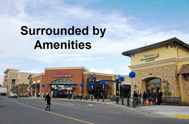 Building Photo - Super 2012 Shoreline Home – Upgrades, Wood Flrs, 3car Grg+++