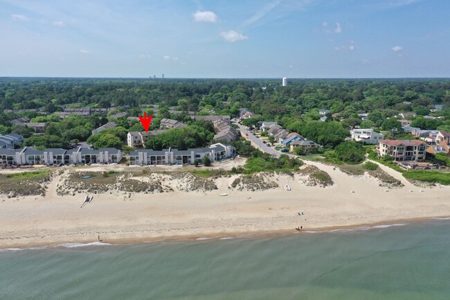Building Photo - Ready NOW! 1 Block from the Bay! Pet Frien...