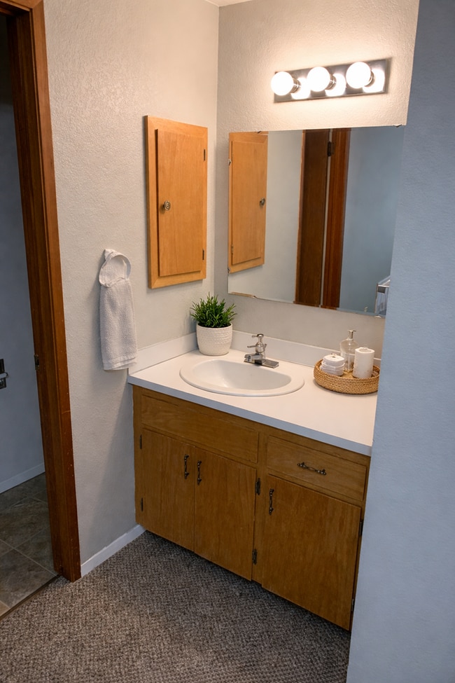 Building Photo - Pra3402