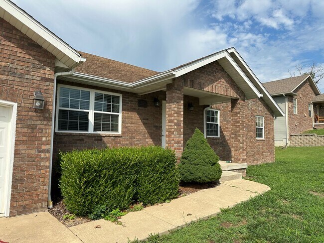 Building Photo - Your Dream Rental Awaits in Osage Hills – Pet Friendly!