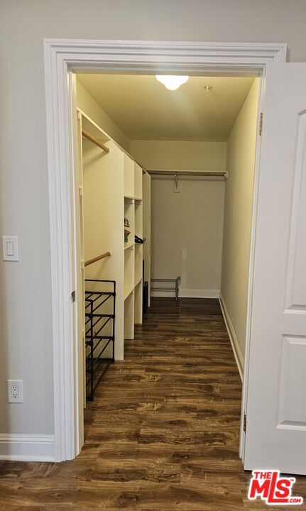 Building Photo - 1128 S Serrano Ave