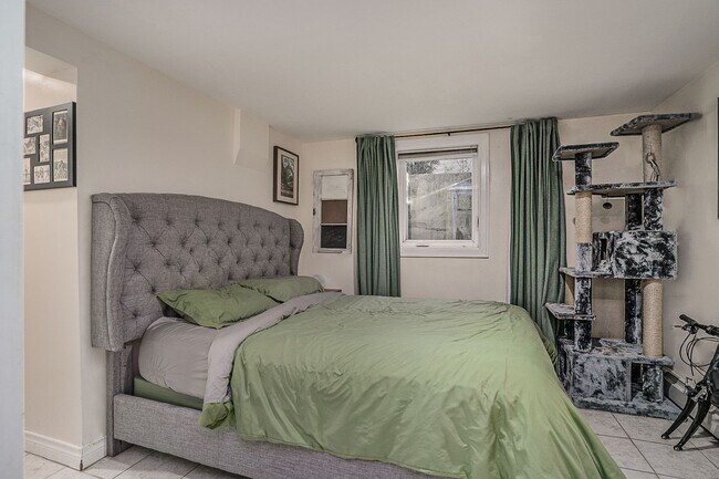 Building Photo - 4Bd/3.25Ba Seattle House