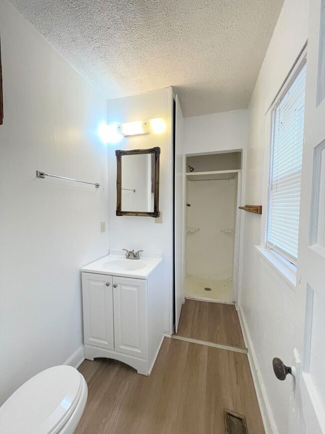 Building Photo - Cozy one bedroom home