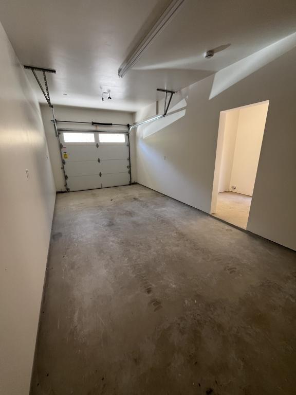 Building Photo - 414B Grace Way