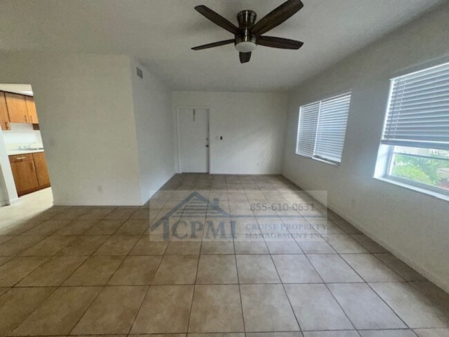 Interior Photo - 3601 Van Buren St