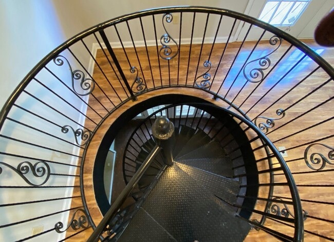 Building Photo - 3 bed/2 bath Beautiful 1-Level Home + Finished Basement! in PRIME BROOKHAVEN LOCATION!