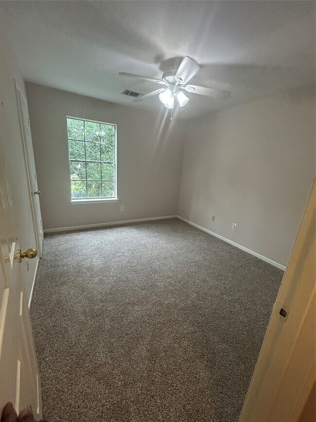 Building Photo - 2822 Green Lodge Cir