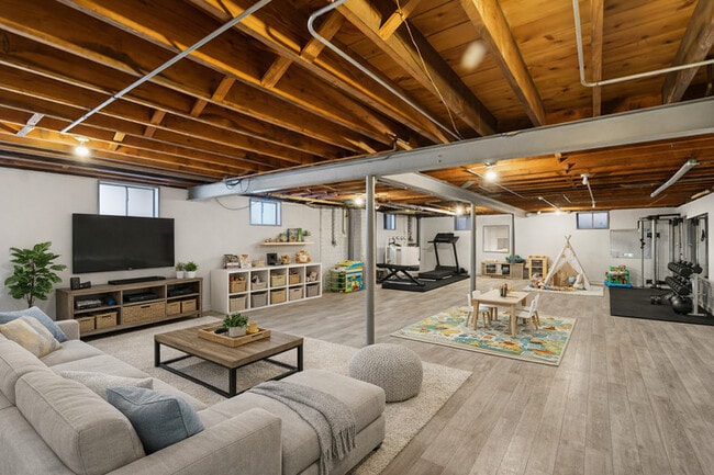 Building Photo - 645 Justina St