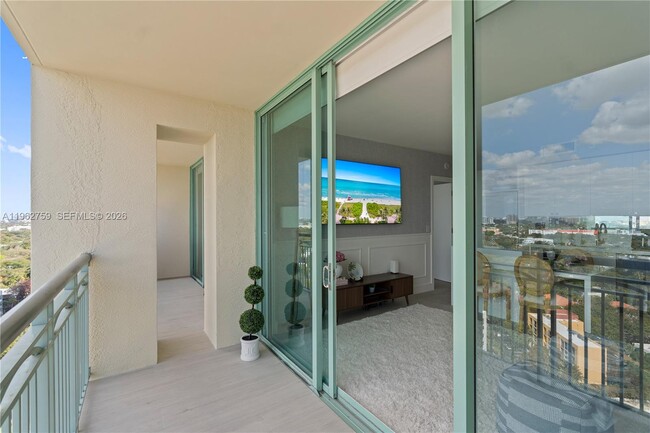 Building Photo - 3350 SW 27th Ave