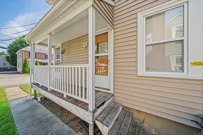 Building Photo - 14 Hartwell St