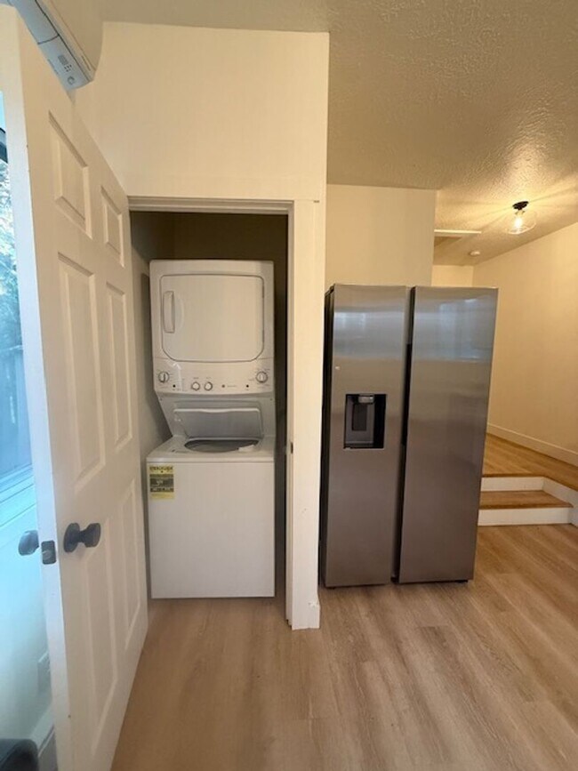 Building Photo - 4789 SE Ada Ln