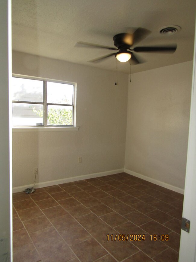 Building Photo - Newly renovated! $200 off First Full month...