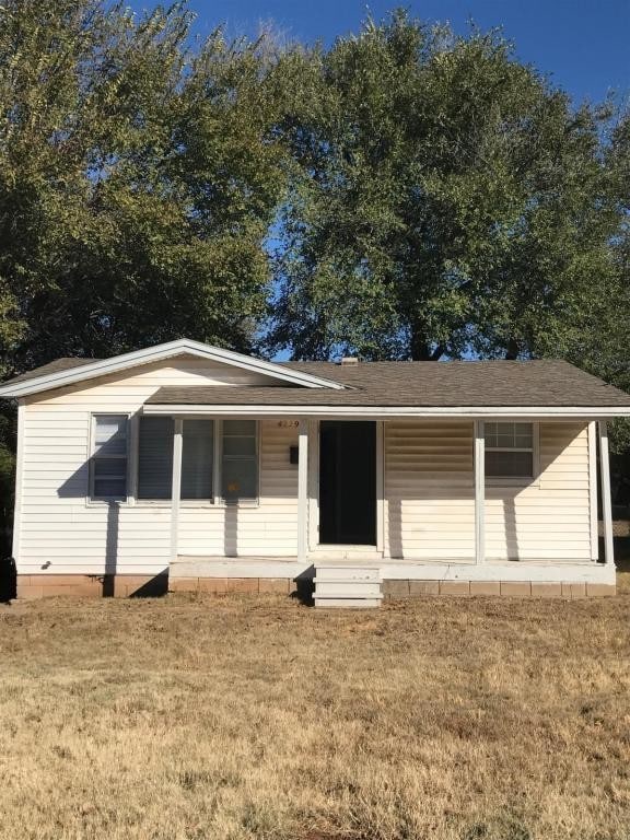 Primary Photo - 4229 NE 20th St