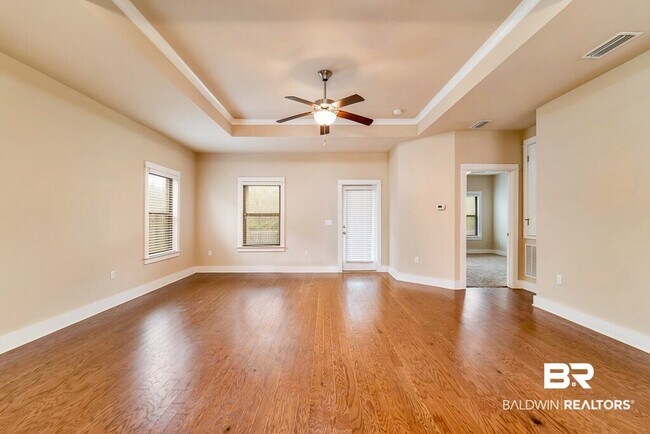 Building Photo - 9879 Volterra Ave