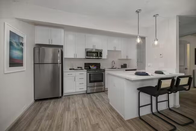 Building Photo - Campus Manor