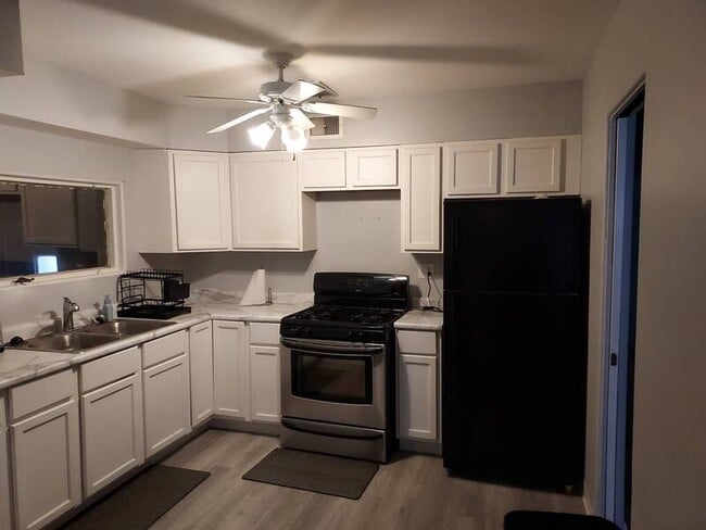 Building Photo - 6511 Ash Pl