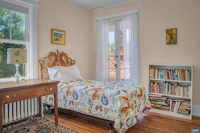 Building Photo - 502 Park Hill