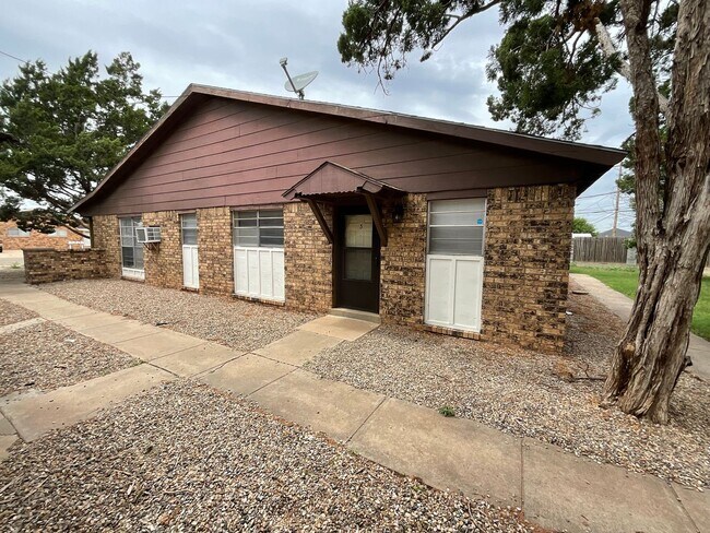 Primary Photo - 113 Sasser Dr