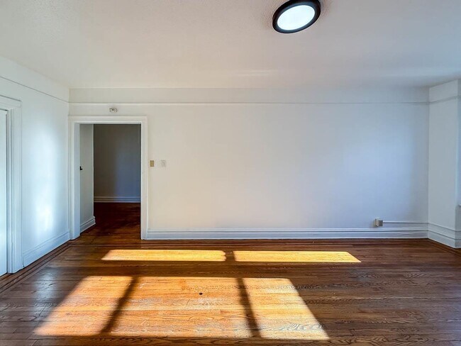 Building Photo - 36 Duncan Ave