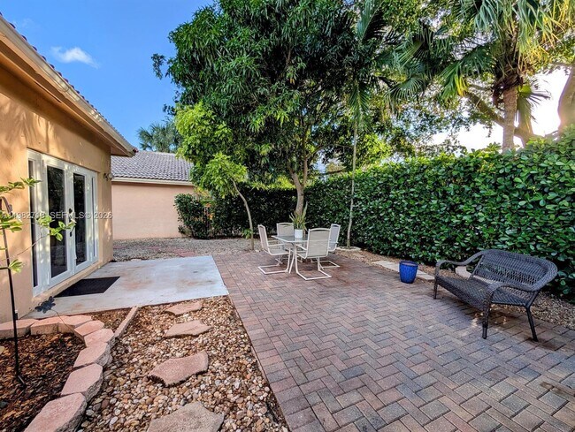 Building Photo - 4153 Sapphire Terrace