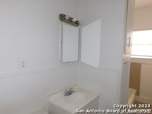 Building Photo - 1521 Hays St