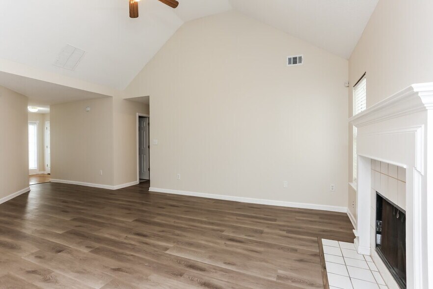 Building Photo - 402 Lafayette St