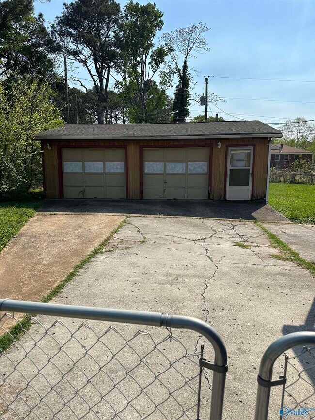 Building Photo - 2113 Norris Rd NW