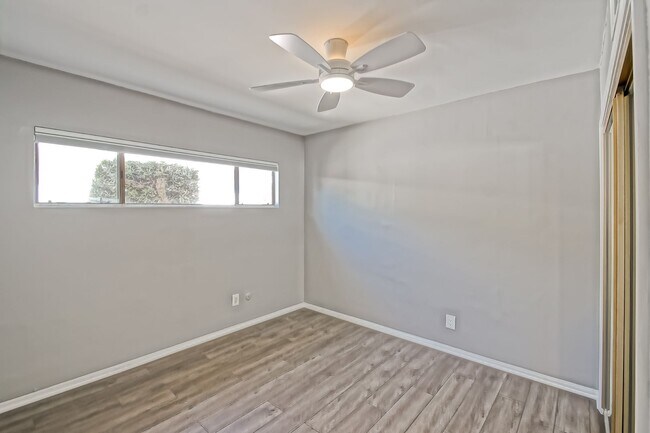 Building Photo - REMODELED, BRIGHT & AIRY 3BR2BA HOME W/ DETACHED GARAGE, CHARMING FRONT PORCH/YARD & HUGE REAR YA...