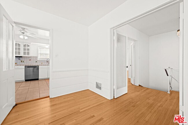 Building Photo - 3715 Homeland Dr