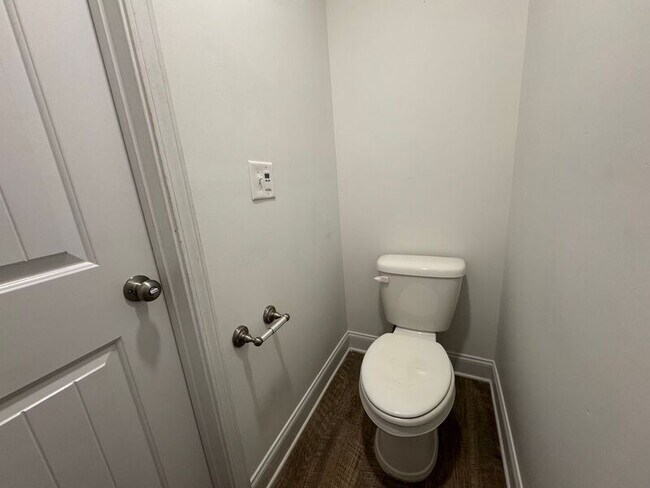 Building Photo - 110 Tybee Dr
