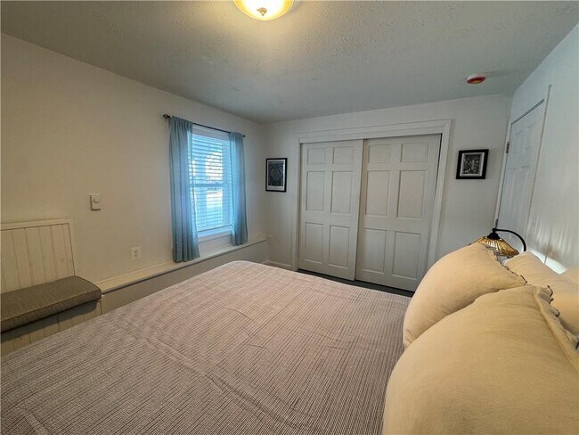 Building Photo - 7 White Cap Rd