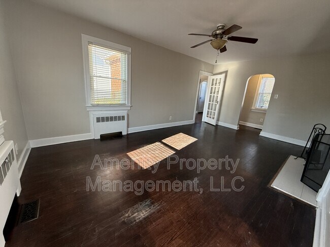 Building Photo - 325 67th St