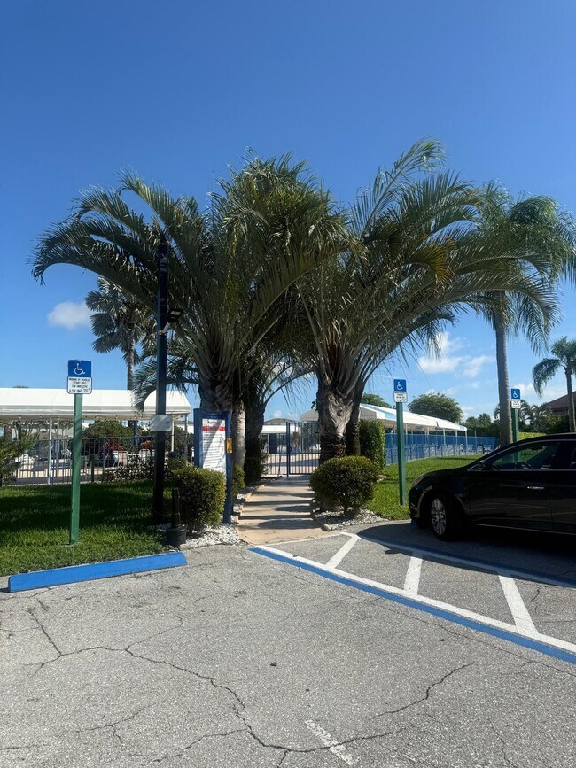 Building Photo - 5778 Phoenix Palm Ct