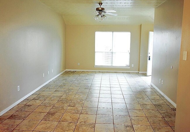 Building Photo - 22811 W Fairfax Village Cir