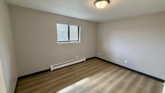 Building Photo - 2752 Humboldt Rd