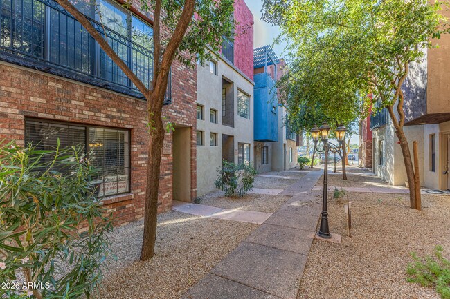 Building Photo - 3426 E Avalon Dr