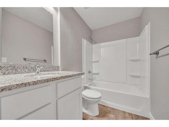 Building Photo - 722 Hilltop Ln