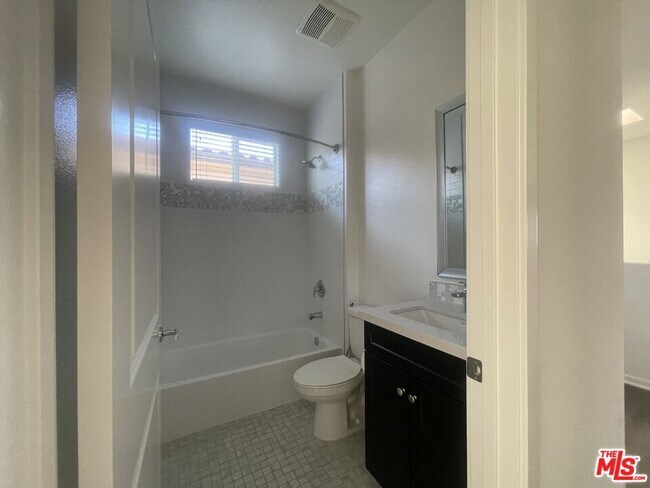 Building Photo - 7937 N Keer Dr