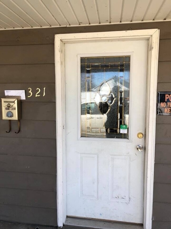 Building Photo - 321 Hege Ave