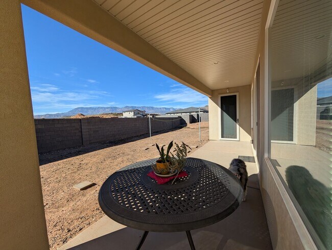 Building Photo - 951 N Main St